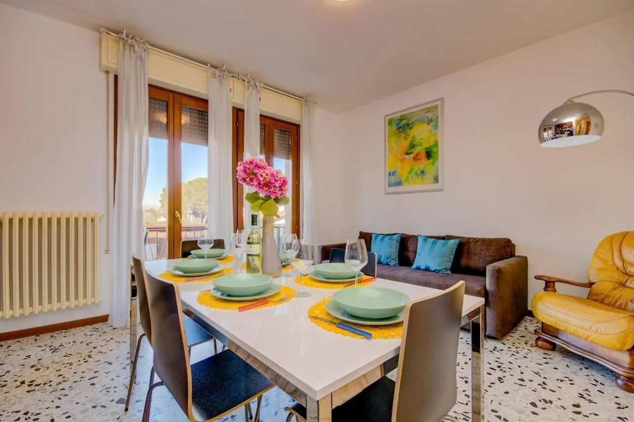 Isa Apartment 3 Sirmione Italy
