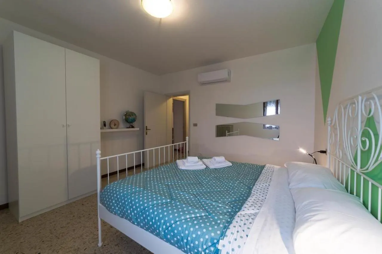 Isa Apartment 3 Sirmione 0*,  Italy